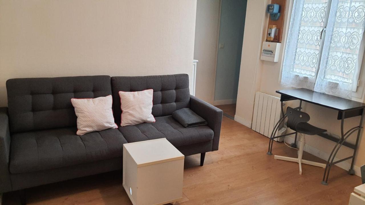 F2 Meuble Rer B La Place/ Gentilly, Proche 75014, Parking Libre, Cc Vache Noir, Complexe Sportif Raspail