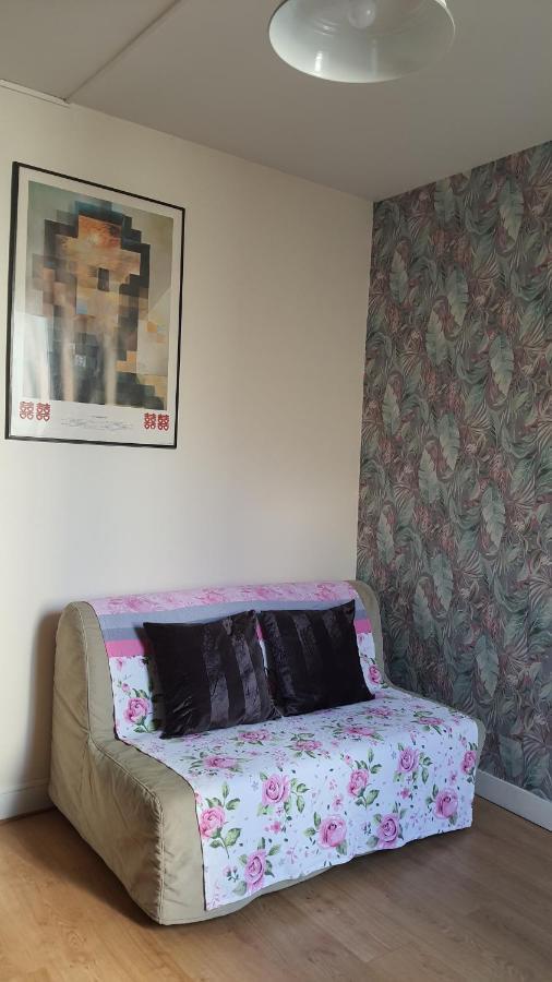 Appartement F2 Meuble Rer B La Place/ Gentilly, Proche 75014, Parking Libre, Cc Vache Noir, Complexe Sportif Raspail *
