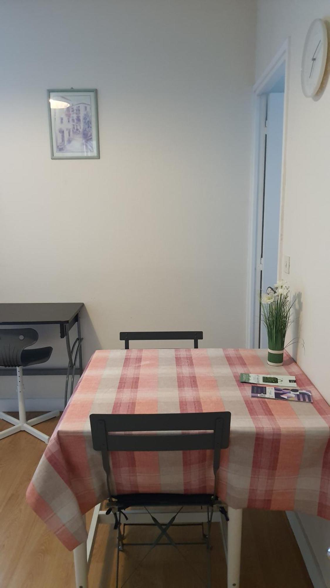 F2 Meuble Rer B La Place/ Gentilly, Proche 75014, Parking Libre, Cc Vache Noir, Complexe Sportif Raspail Appartement